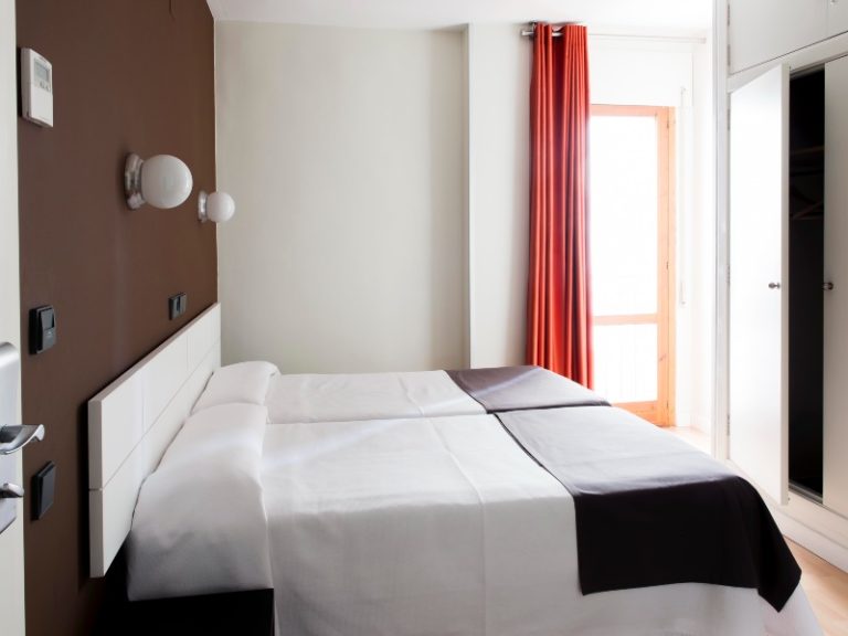 hostal un punto chic habitacion doble cama supletoria