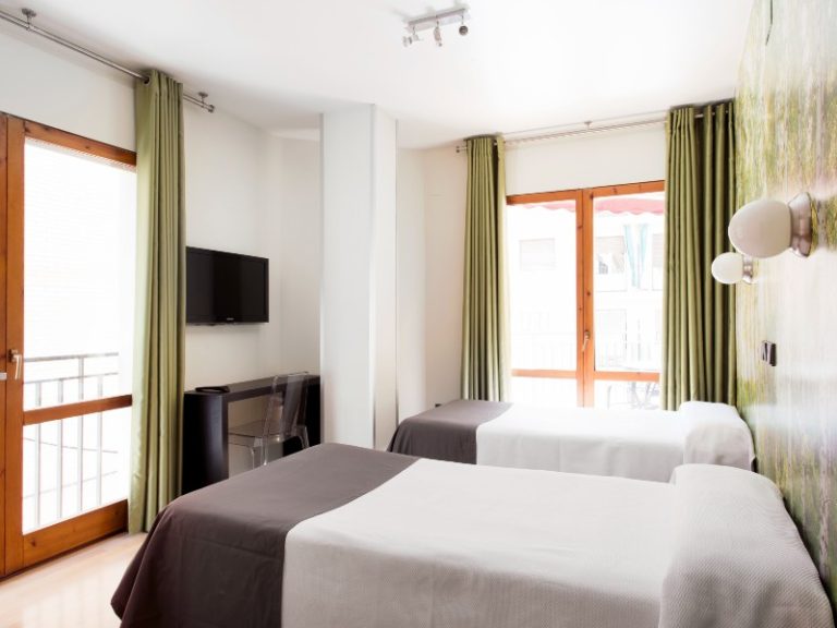 hostal un punto chic habitacion doble cama supletoria